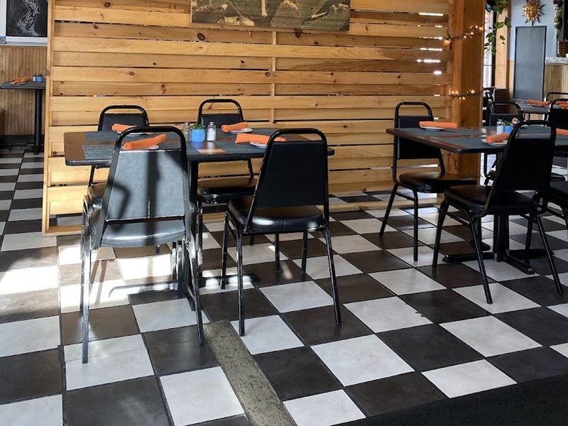 La Tentacion Pizza & Mexican Grill interior